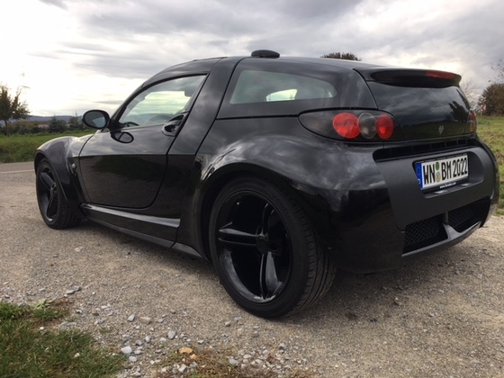 ..und aus diesem Smart Roadster Coupe..wurde ein Smart Forfour Brabus Exclusive...Farbe..naturlich in Black..