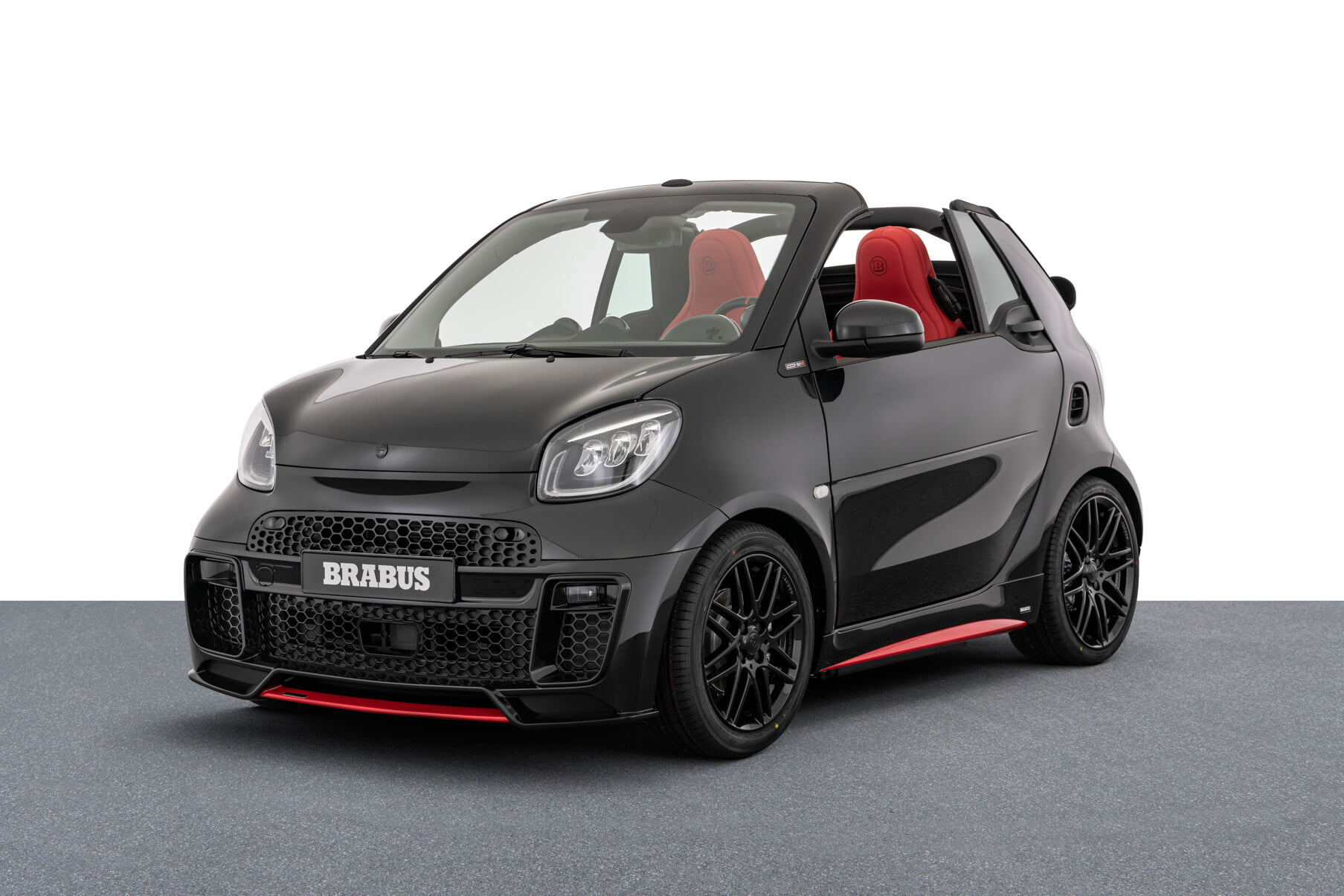 Brabus präsentiert das smartEQfortwo Cabrio als BRABUS 92R