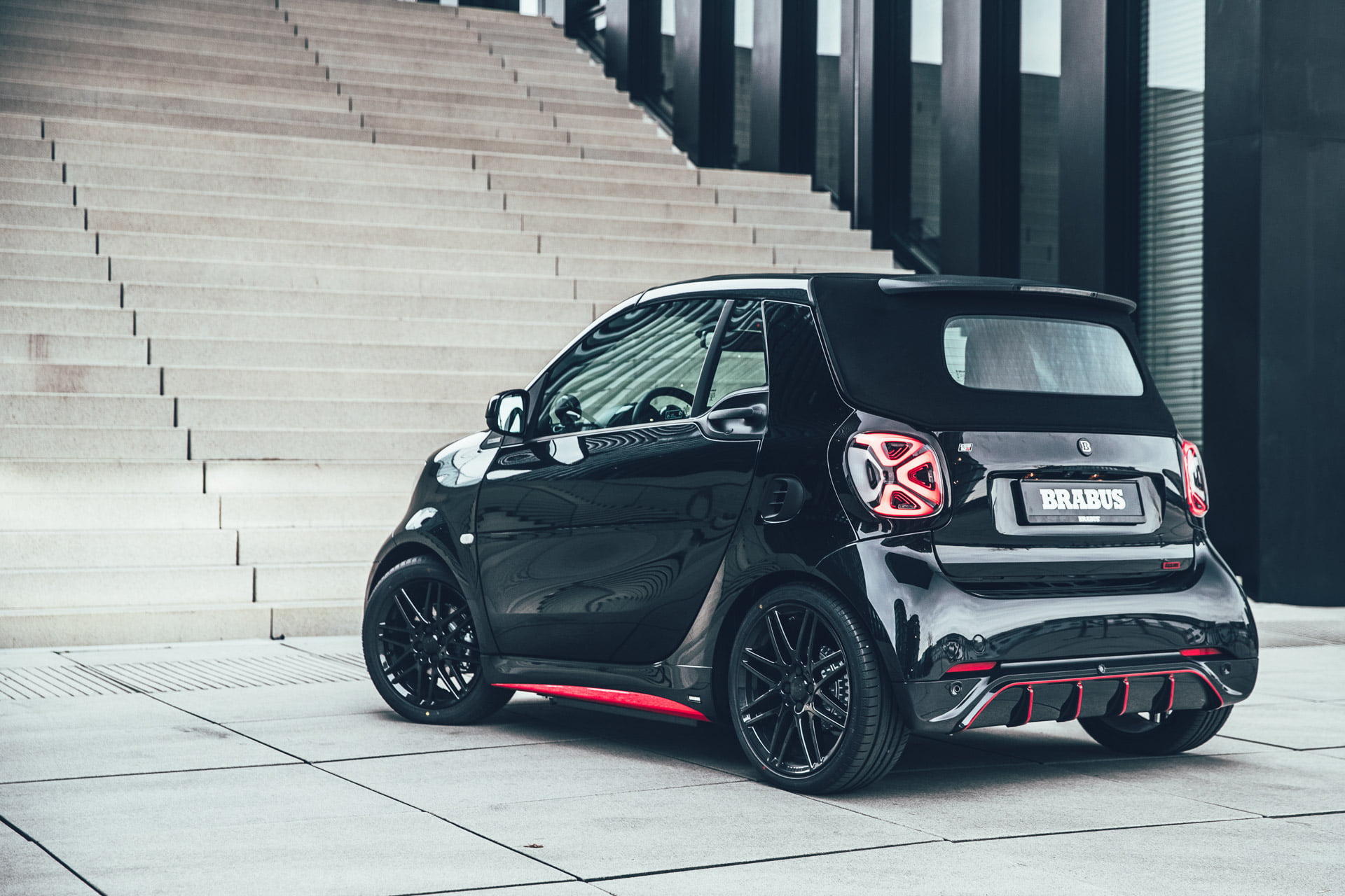 Brabus präsentiert das smartEQfortwo Cabrio als BRABUS 92R